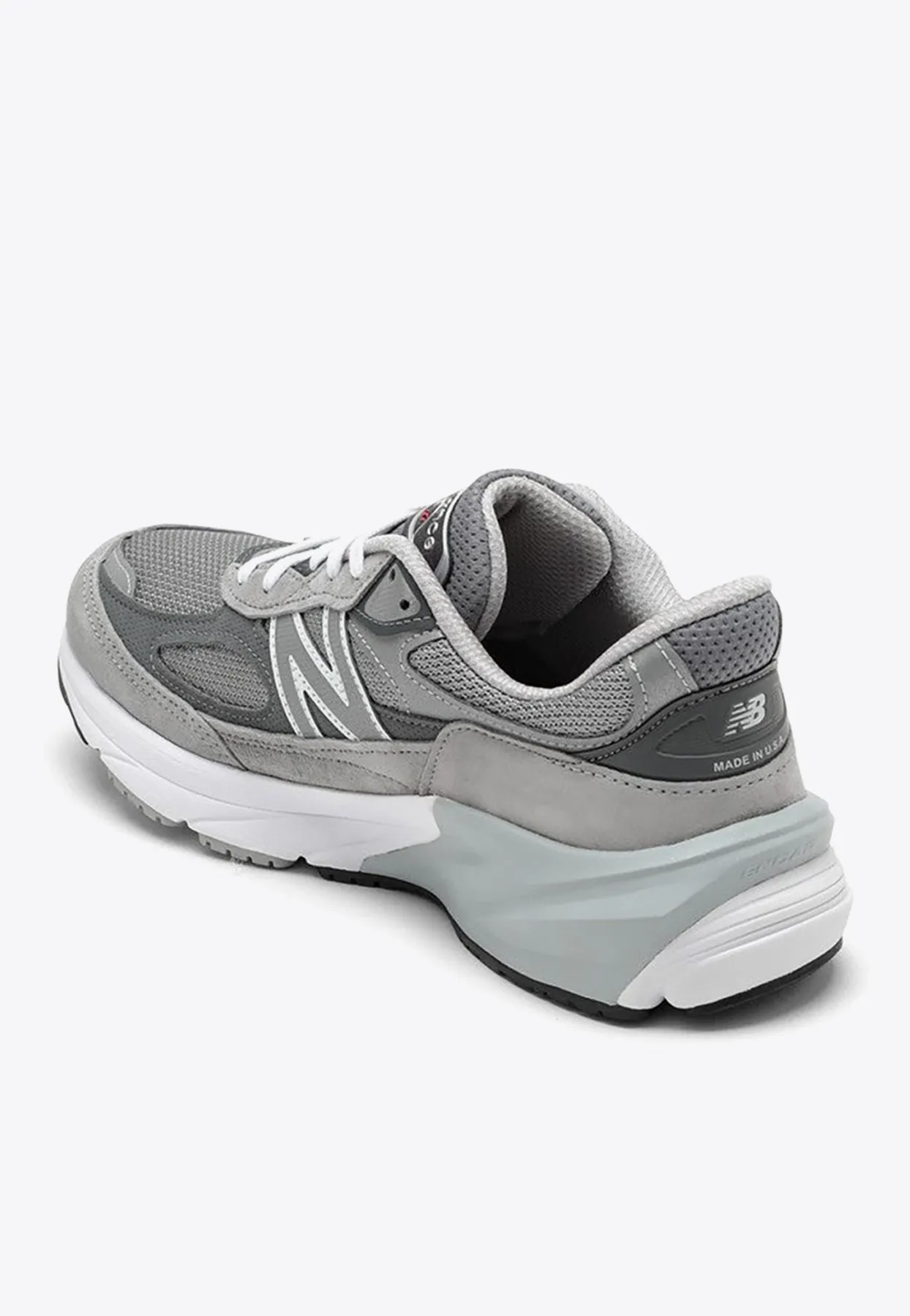 990V6 Low-Top Sneakers