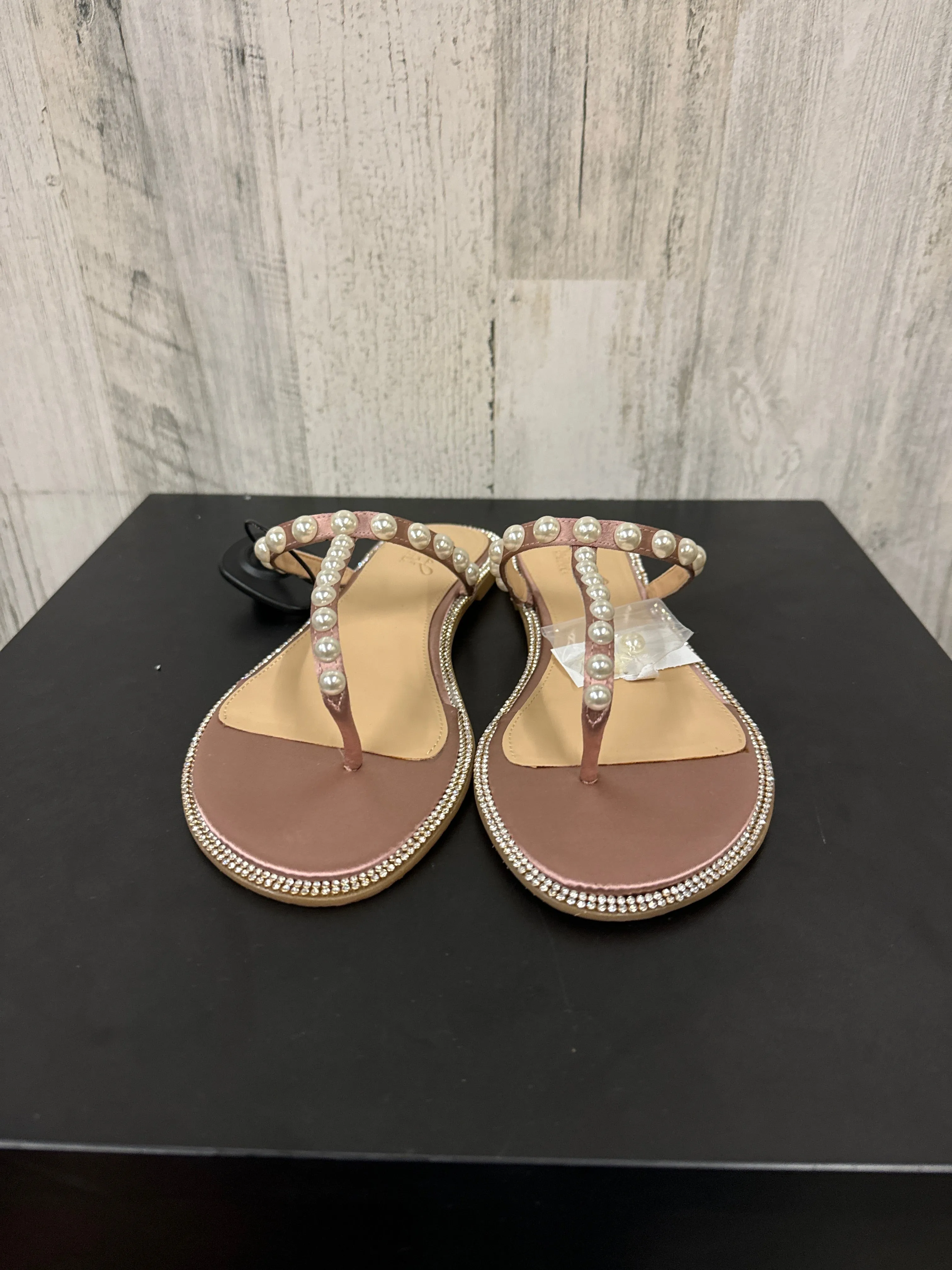 Pink Sandals Flats Badgley Mischka, Size 7