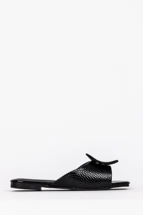 TEXTURED FLAT SANDALS